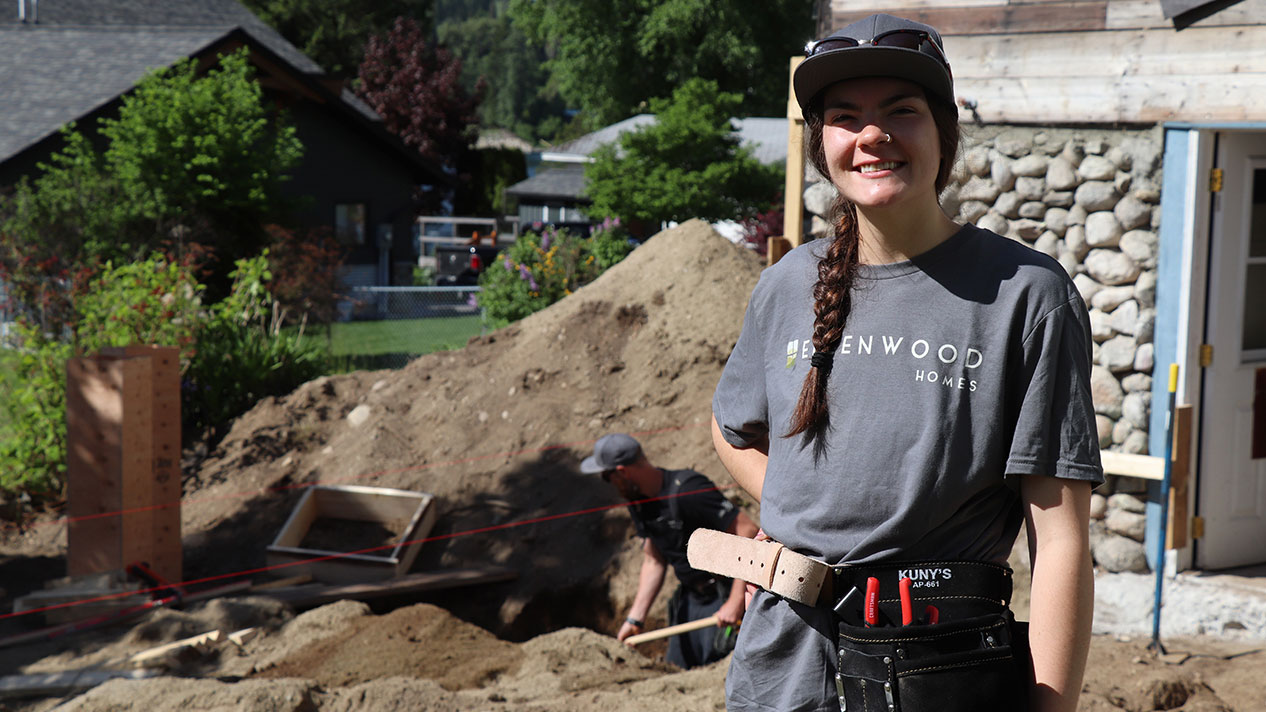 Ellenwood Homes carpentry apprentice Jessica McLeod at the jobsite.