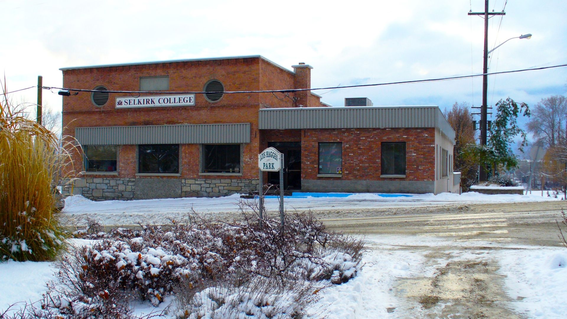 Grand Forks Learning Centre exterior