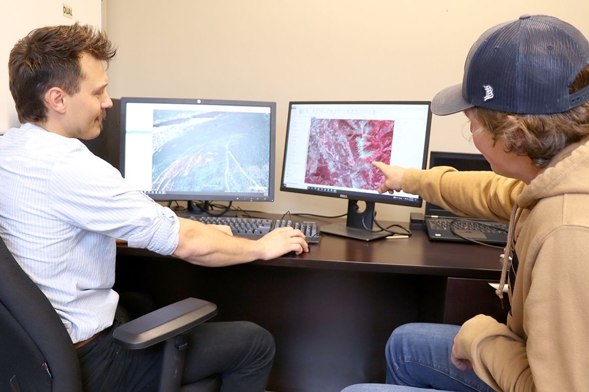 Selkirk Innovates, people working on computers