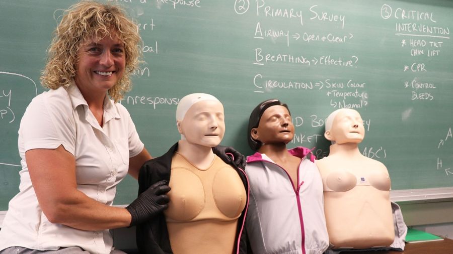 Selkirk College has adapted some of its first aid CPR mannequins to better reflect different body types. Selkirk College’s Regional Coordinator for Occupational First Aid Training Wren McElroy (pictured) calls it step in the right direction for “diversity and body acceptance.”