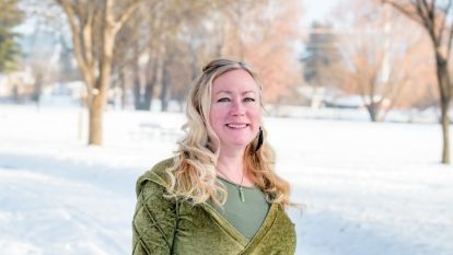 A picture of instructor Holly Hume