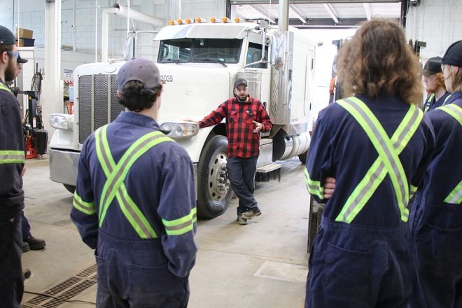 Summit visits heavy mechanics shop one